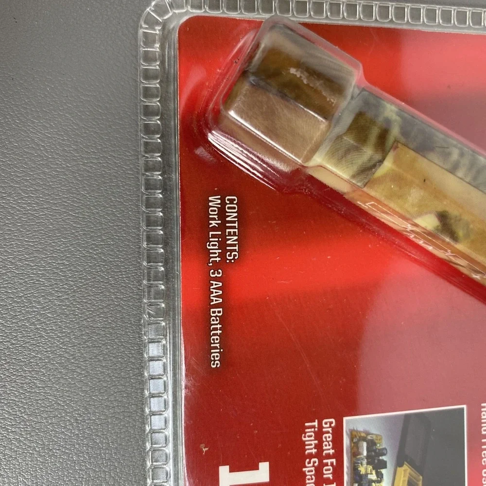 Craftsman Mini LED Work Light Magnetic Base 60 Lumens Pocket Size 3473961 Camo